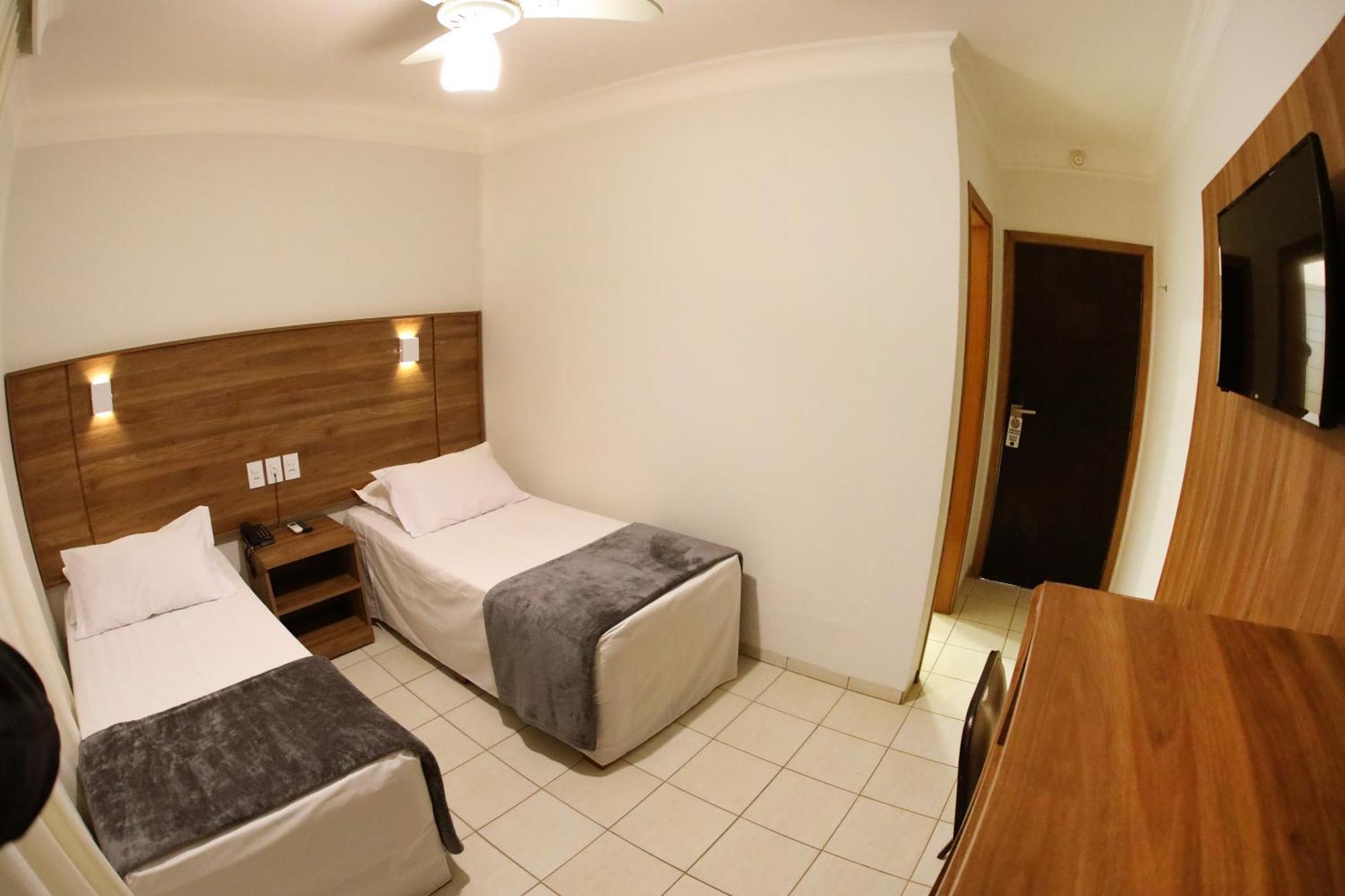 Hotel Roda D'Agua Andradina Ruang foto
