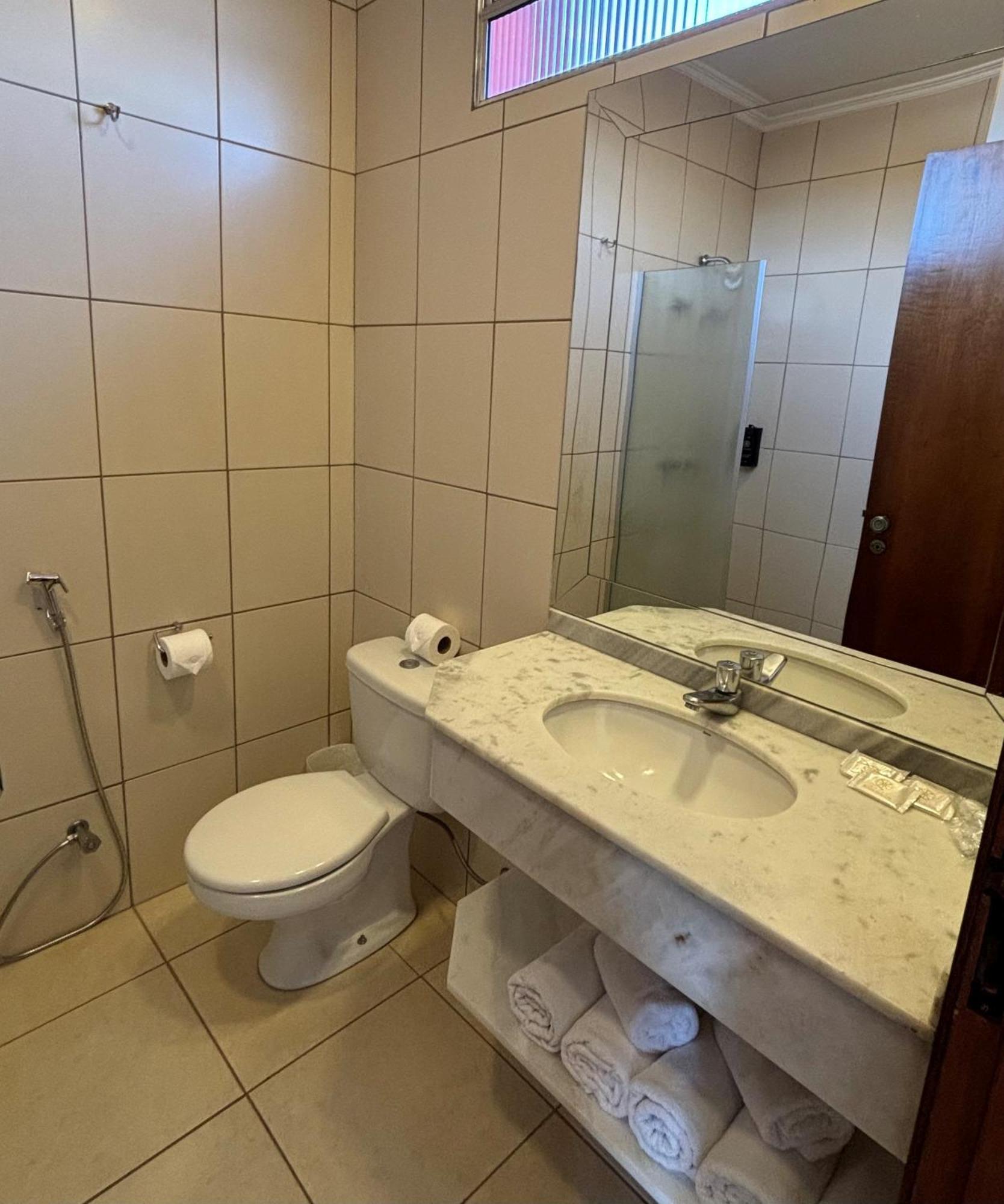 Hotel Roda D'Agua Andradina Ruang foto